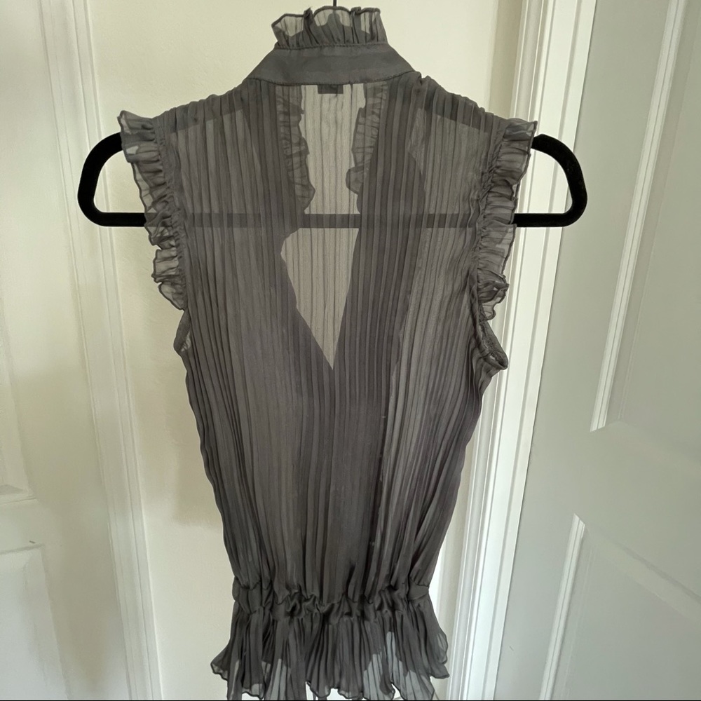 Forever 21 Ruffle Gray Top - Picture 2 of 6
